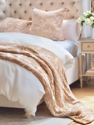 Lynette Pearl Bedding